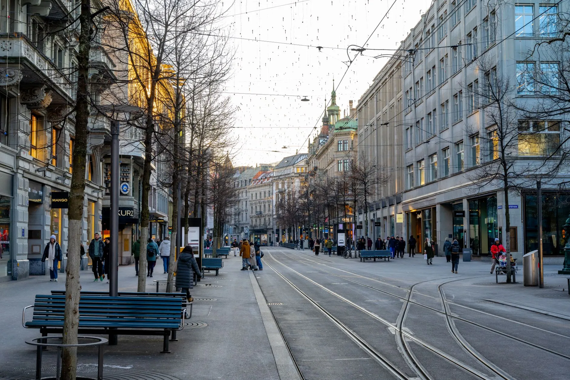 Julius Baer: Fees, Account Minimums and Investment Philosophy of a Swiss Private Wealth Bank